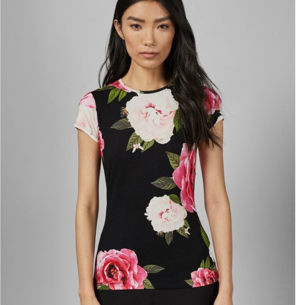 Ted Baker NWT Alanyo magnificent floral fitted t-shirt Ted Size 4 US Size 10